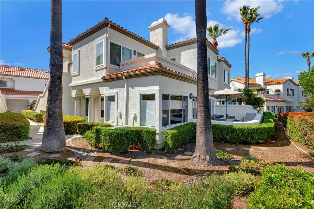 Condominium for rent at 18 Tennis Villas, Dana Point, CA featuring 2 beds and 2 baths