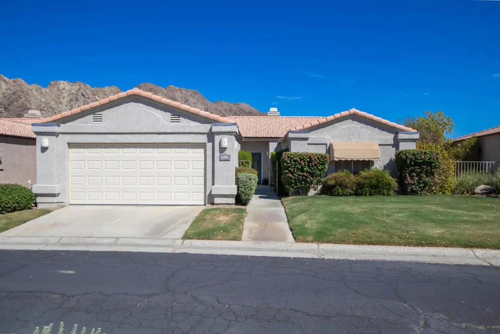 Residential Lease for rent at 48149 Vista Cielo, La Quinta, Riverside County, CA featuring 3 beds and 2 baths