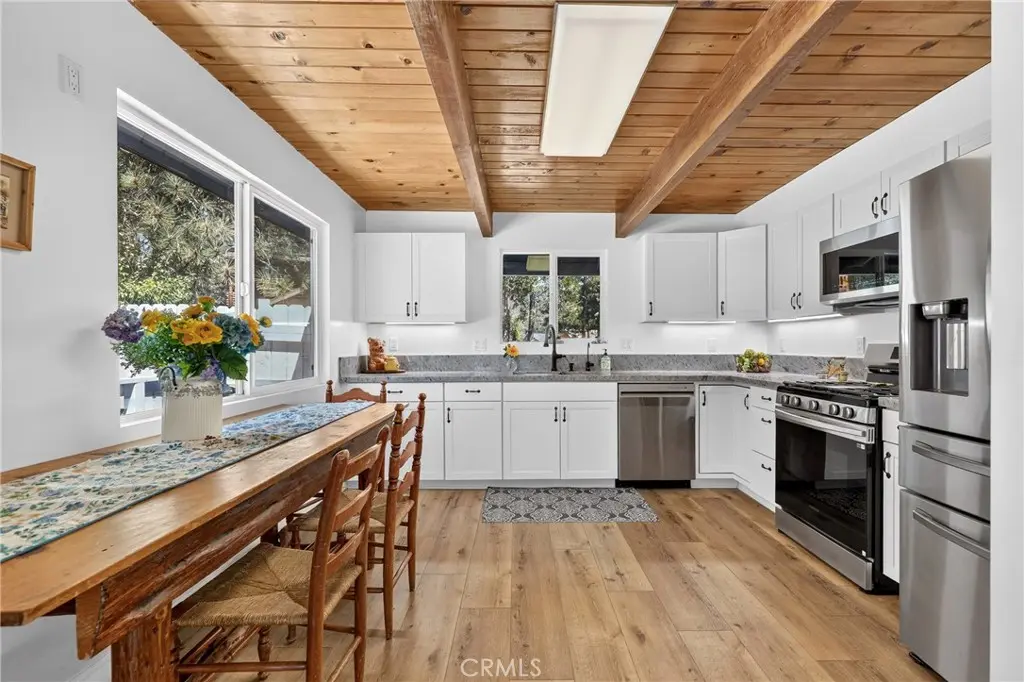 33007 Lone Pine, Running Springs, CA — listing photo 1