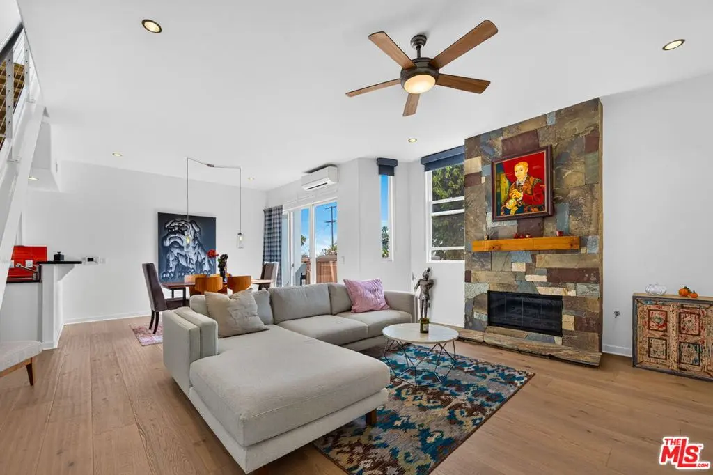 650 Rose Avenue 2, Venice, CA — listing photo 1