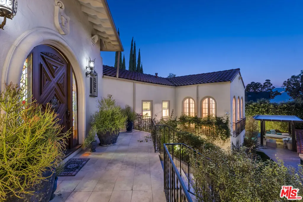2238 EL CONTENTO Drive, Los Angeles, CA — listing photo 1
