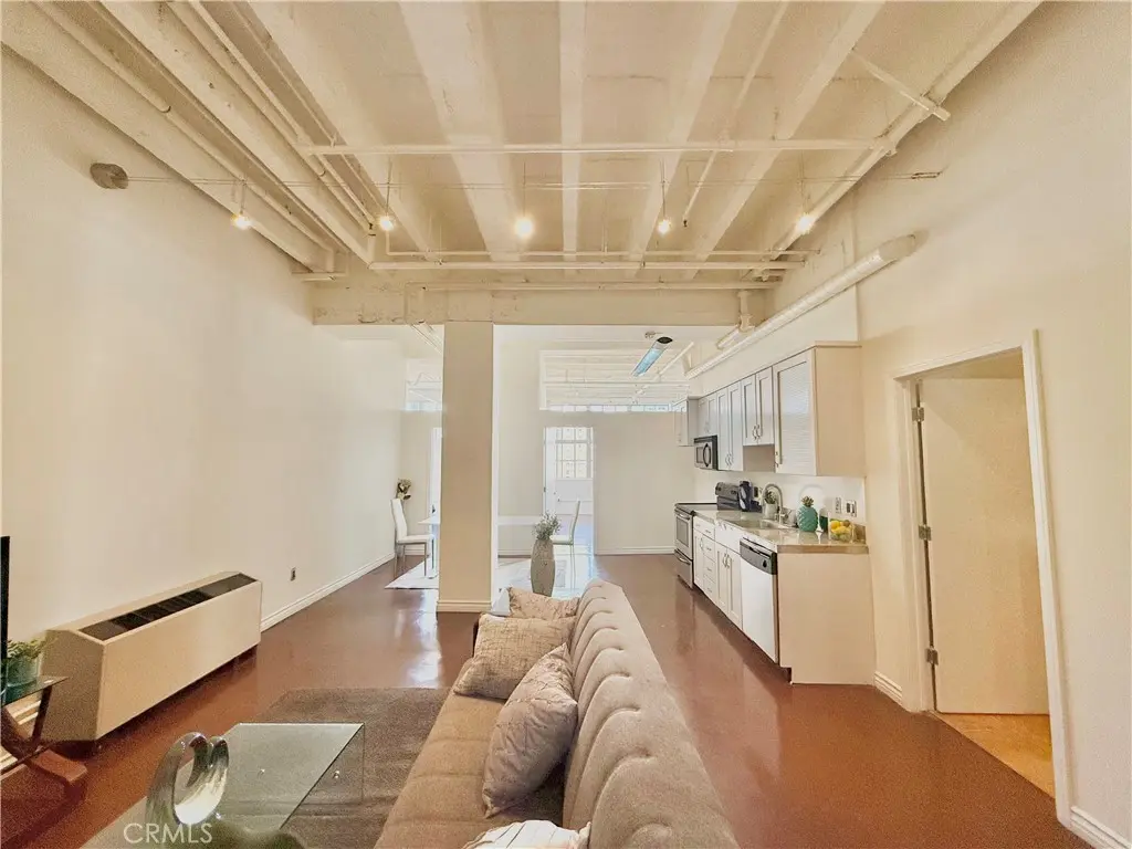 Condominium for rent at 312 W 5th Street 701, Los Angeles, CA featuring 2 beds and 1 bath