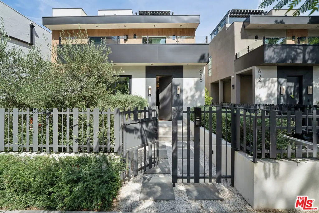 656 Huntley Drive 101, West Hollywood, CA — listing photo 1