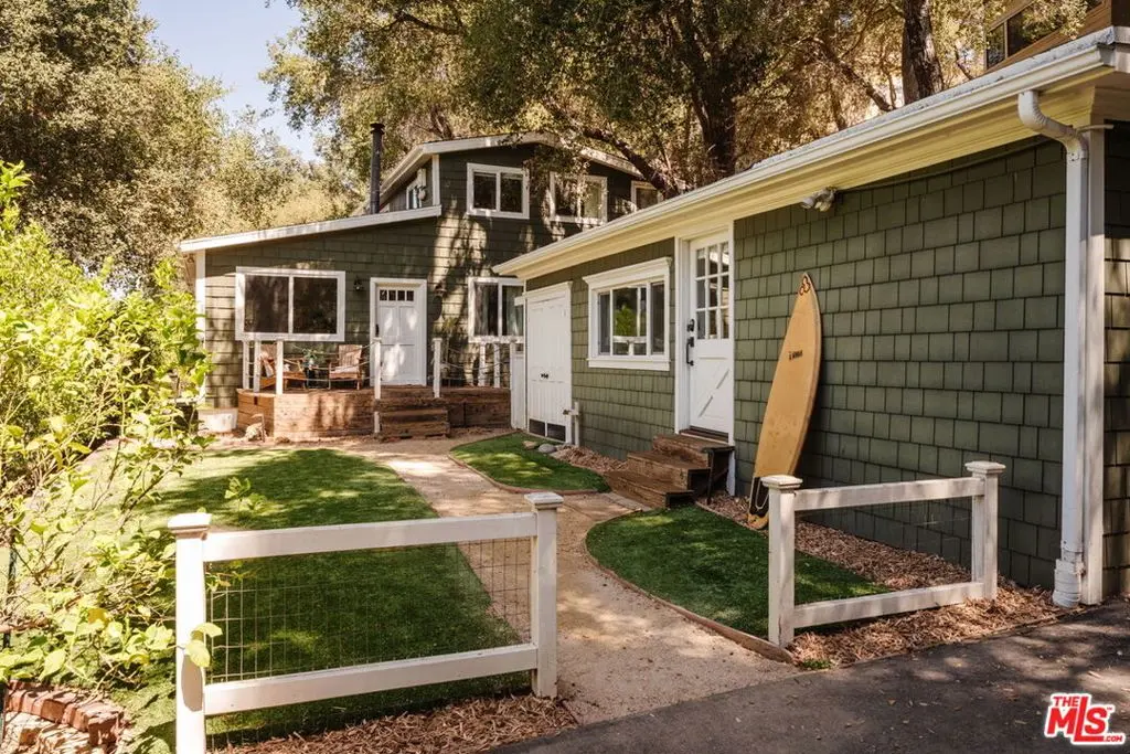 20939 Hillside Drive, Topanga, CA — listing photo 1