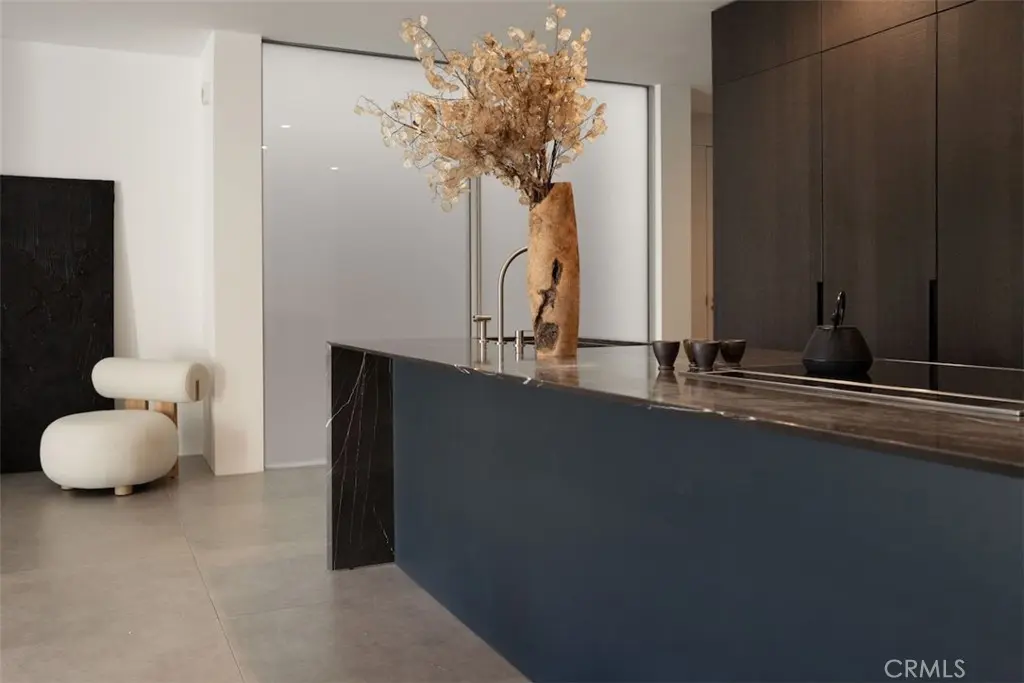 838 N Kings Road 202, West Hollywood, CA — listing photo 1