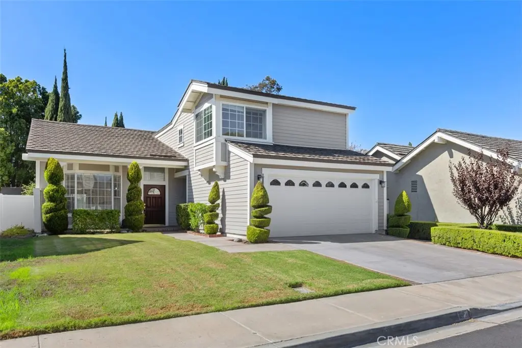 Residential Lease for rent at 4 Rockwren, Irvine, Orange County, CA featuring 4 beds and 3 baths