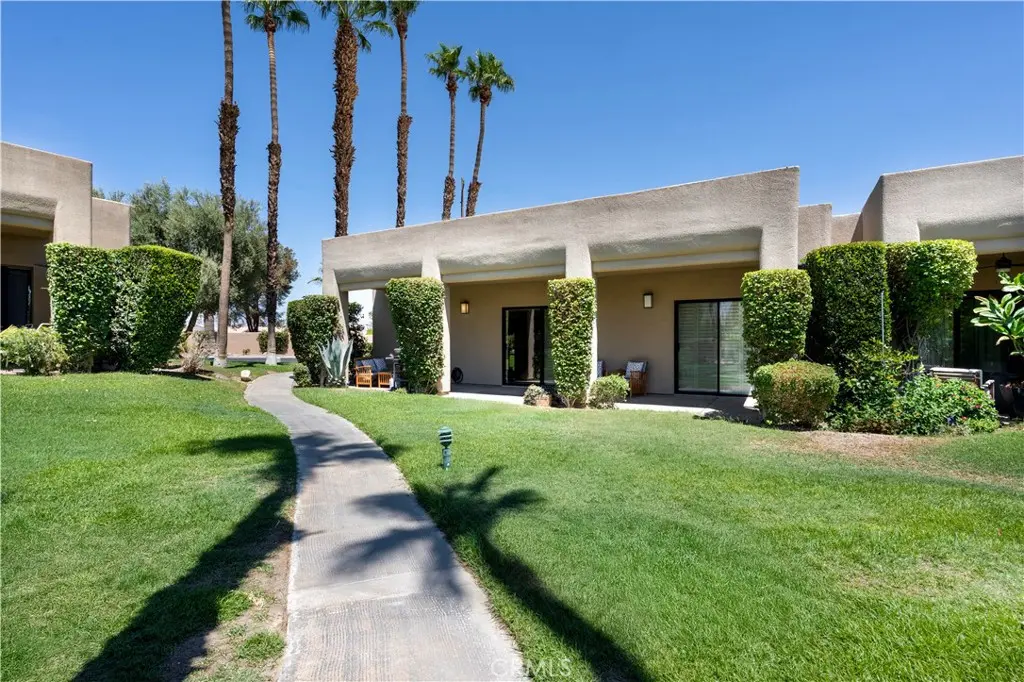 Condominium for sale at 67591 N Portales, Cathedral City, CA featuring 2 beds and 2 baths