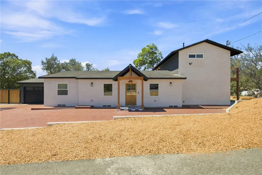 8075 Fruitvale Avenue, Moorpark, CA — listing photo 1
