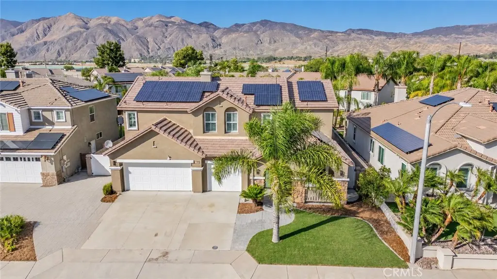 Single Family Residence for sale at 1833 Crane, San Jacinto, CA featuring 5 beds and 3 baths