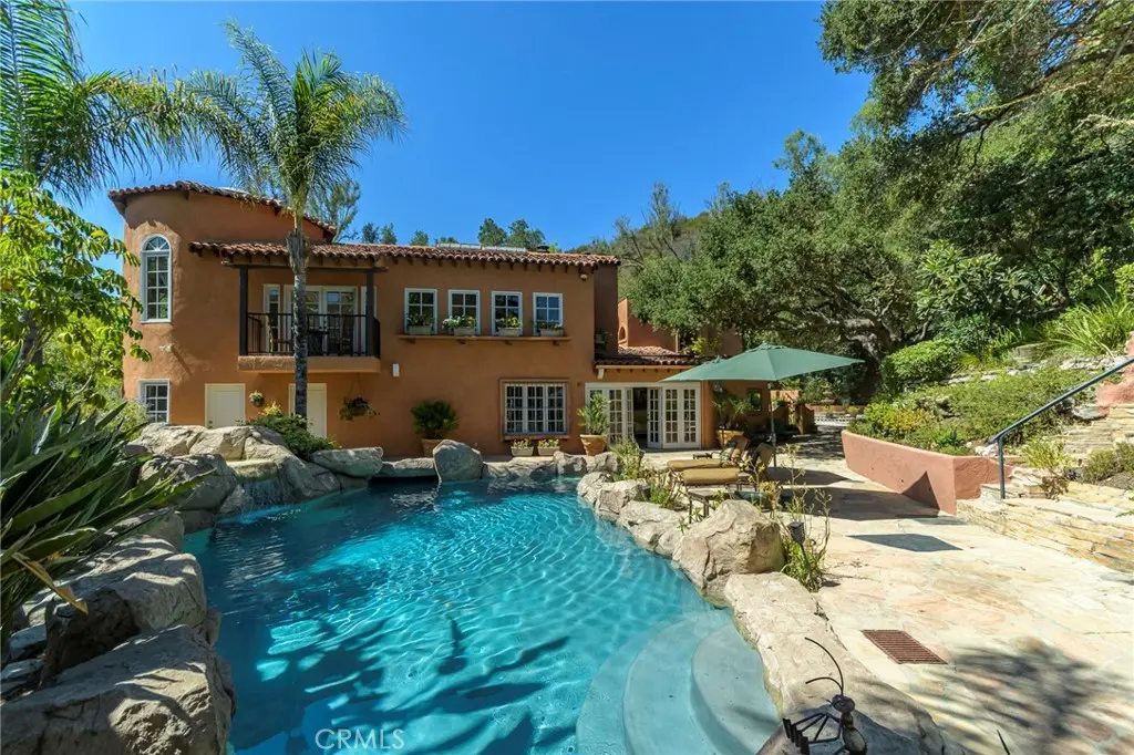 2401 Cascadia Drive, Glendale, CA — listing photo 1