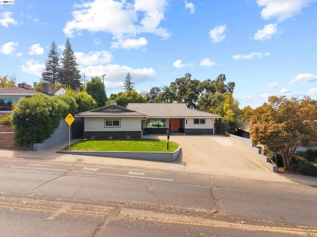 1206 43Rd Ave, Sacramento, CA — listing photo 1