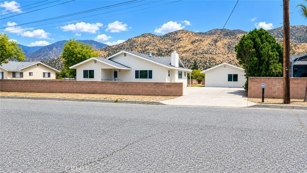 488 E Victory Avenue, Banning, CA — listing photo 1