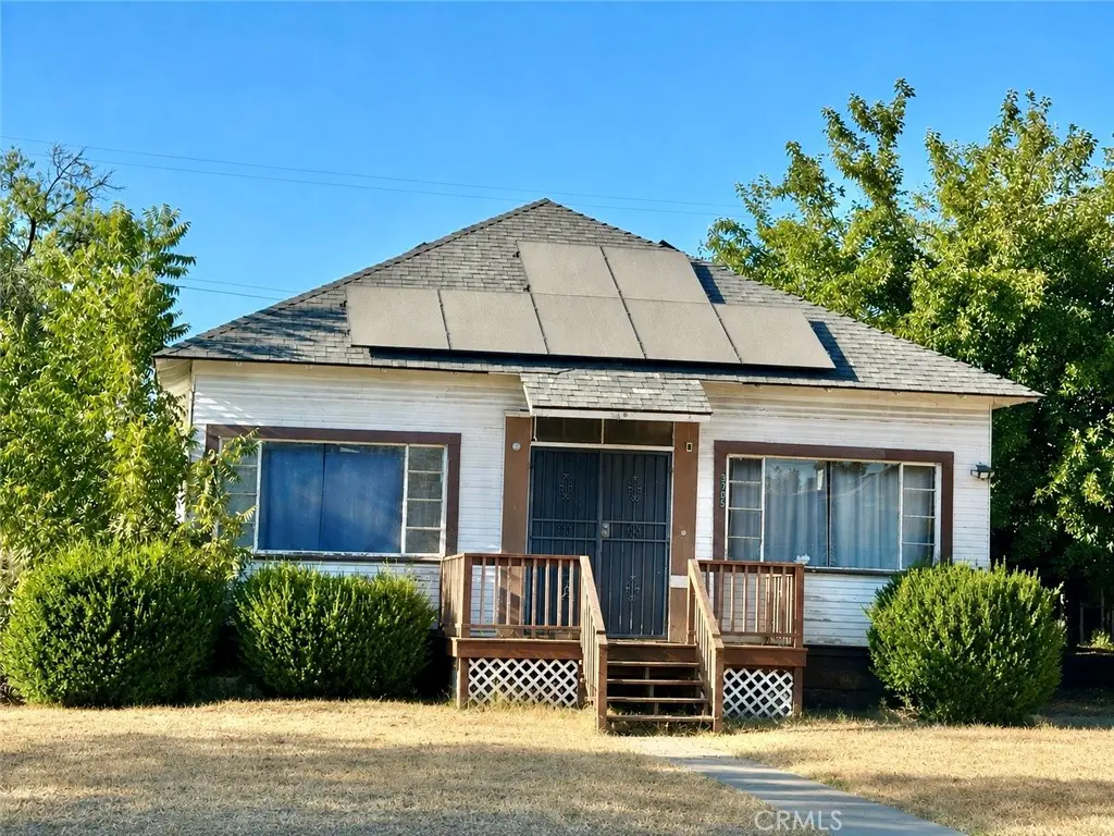 Duplex for sale at 3705 E Iowa Avenue, Fresno, CA