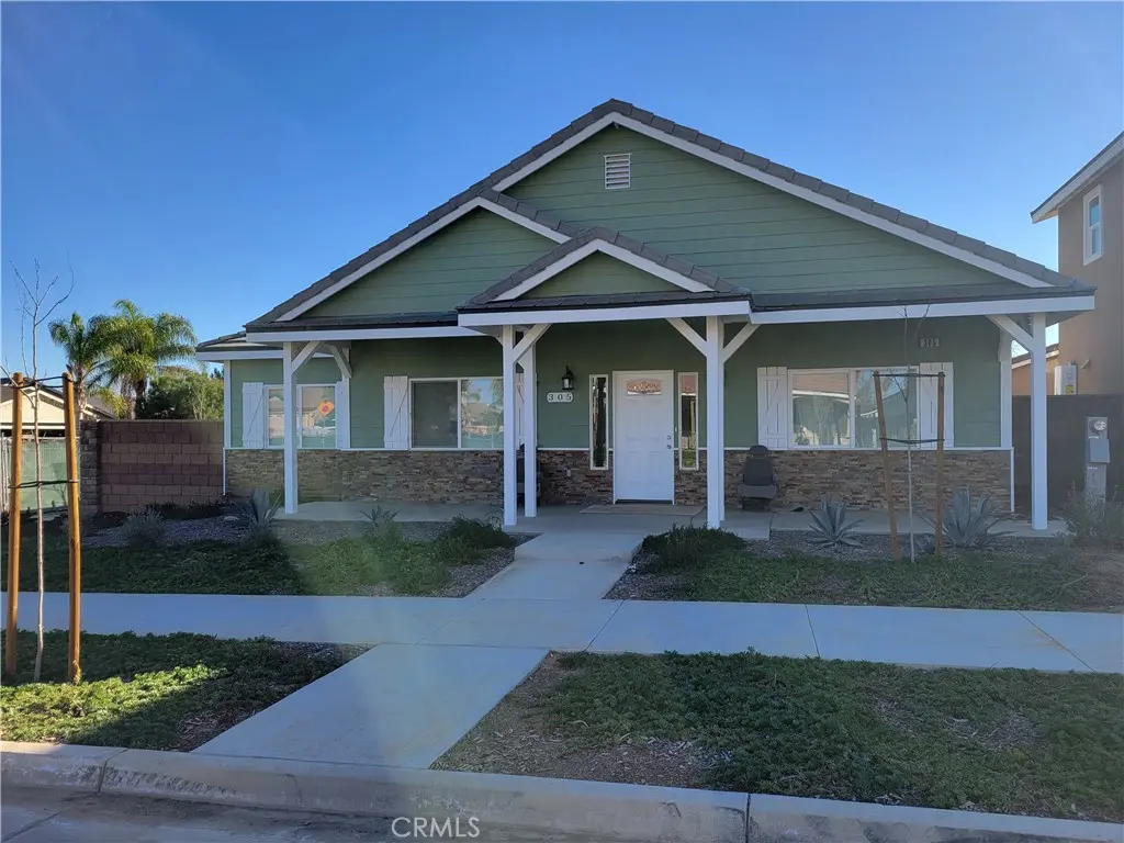 Single Family Residence for rent at 305 Faith, Perris, CA featuring 3 beds and 2 baths