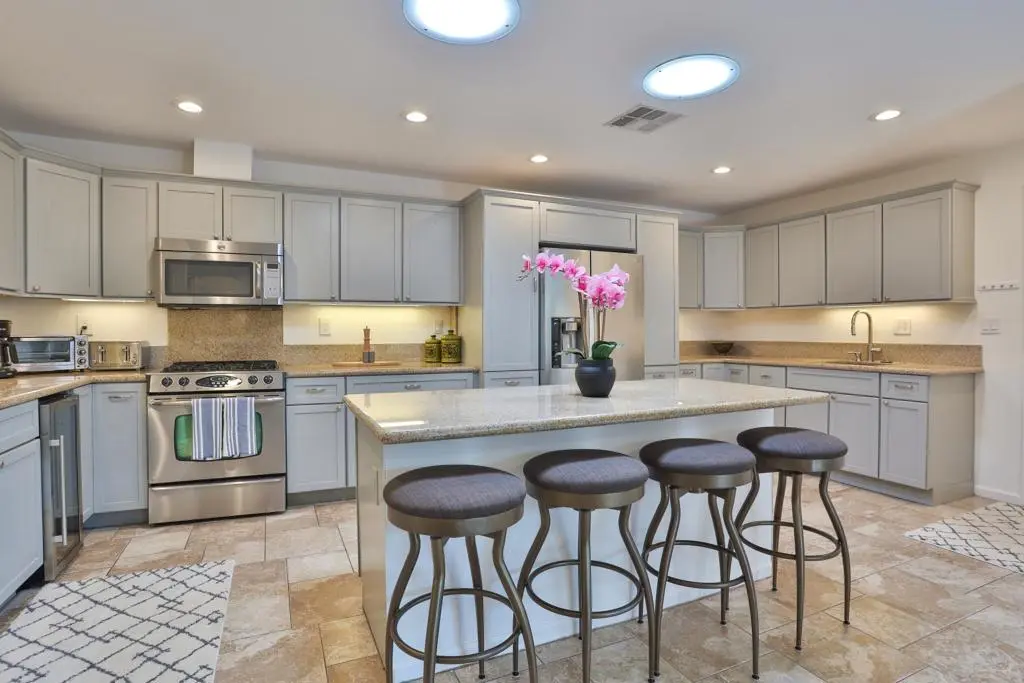 Condominium for rent at 1421 Sunflower Circle N, Palm Springs, CA featuring 2 beds and 1 bath