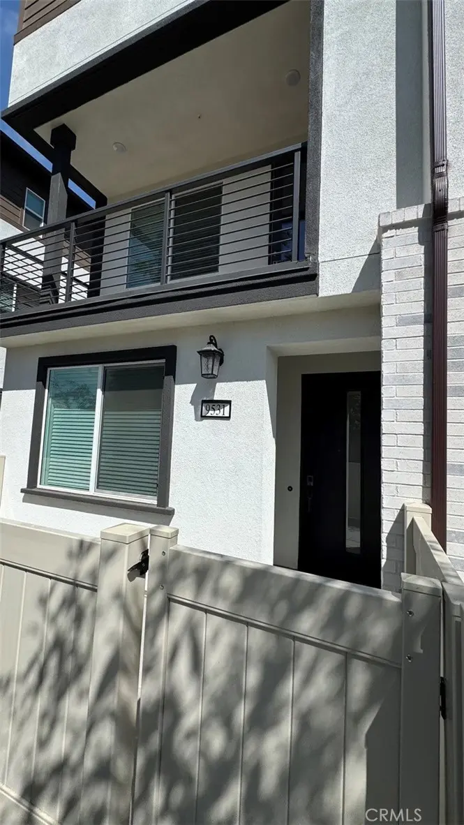 Residential Lease for rent at 9531 Hannah Way, Riverside, Riverside County, CA featuring 4 beds and 4 baths