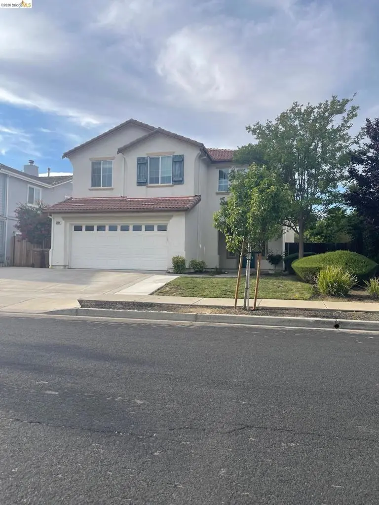 Single Family Residence for rent at 2309 St Augustine Dr, Brentwood, CA featuring 4 beds and 3 baths