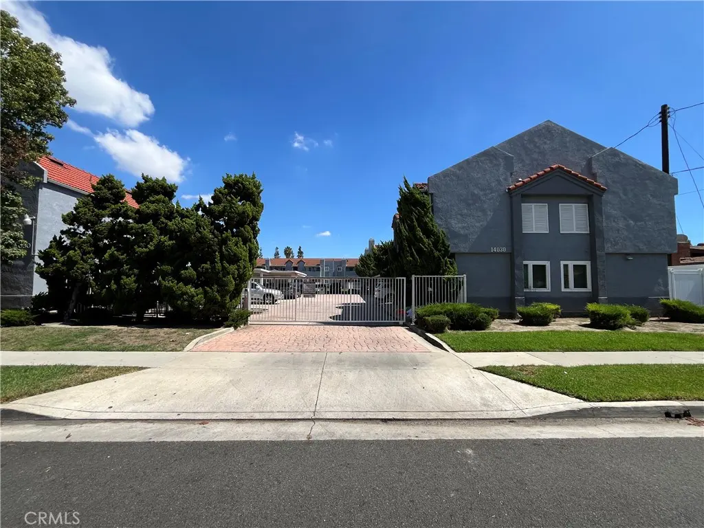 14030 McClure Avenue 201, Paramount, CA — listing photo 1