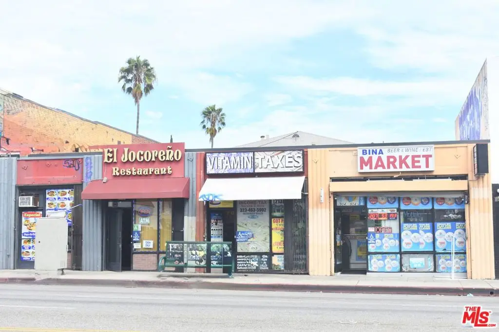 Residential Income for sale at 904 N Western Avenue, Los Angeles, CA and 13 baths