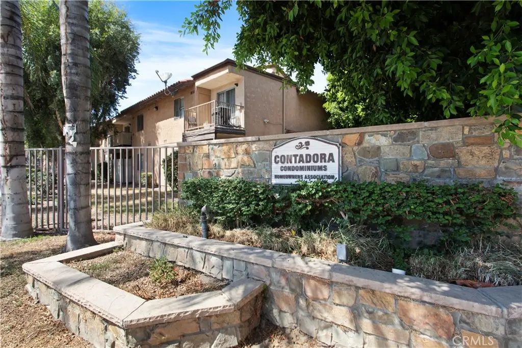 768 La Tierra I-201, Corona, CA — listing photo 1