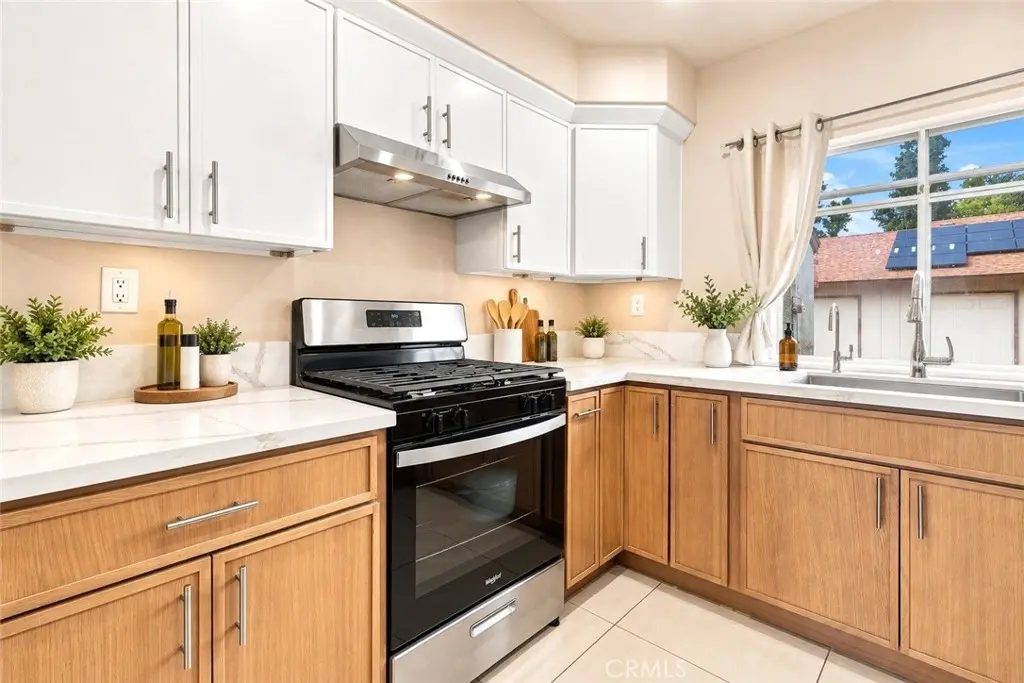 1611 Raintree Place D, Corona, CA — listing photo 1