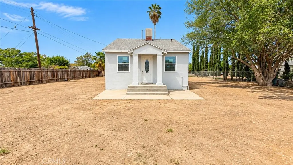 Single Family Residence for sale at 30368 Orange, Shafter, CA featuring 1 bed and 1 bath