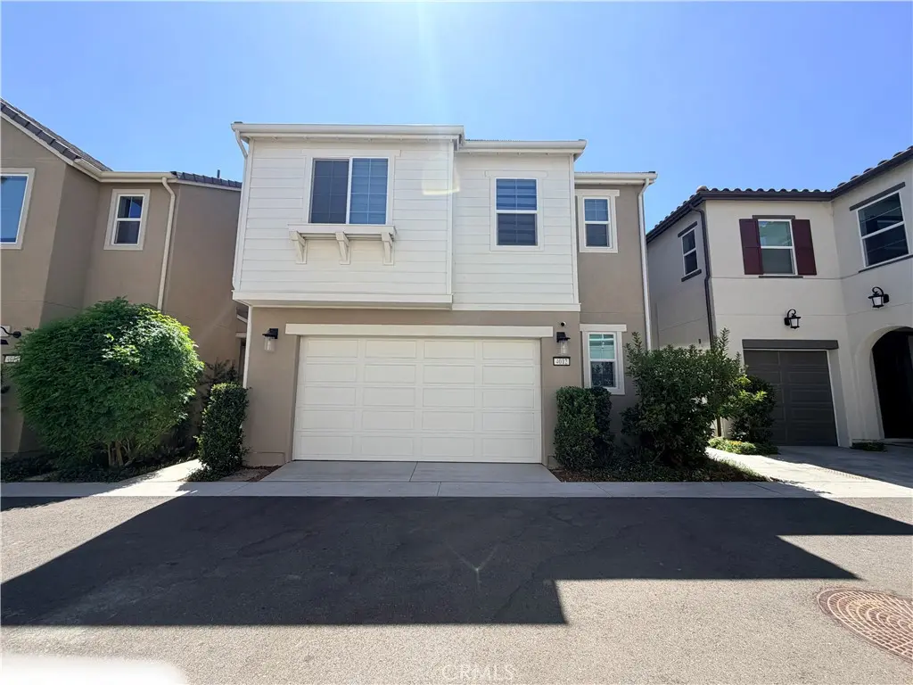 Single Family Residence for rent at 4012 Spring, Corona, CA featuring 3 beds and 3 baths