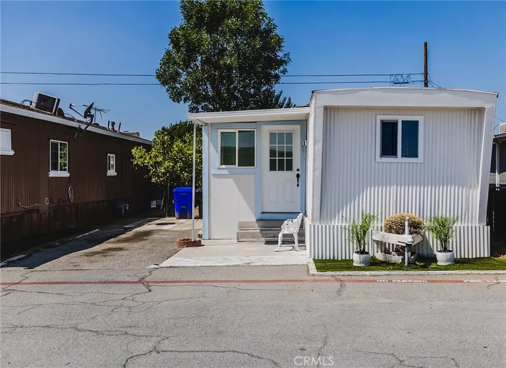 2260 W Rialto W 14, San Bernardino, CA — listing photo 1