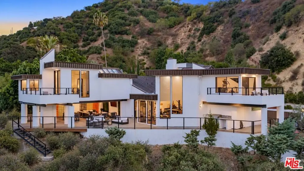 3372 Longridge Terrace, Sherman Oaks, CA — listing photo 1