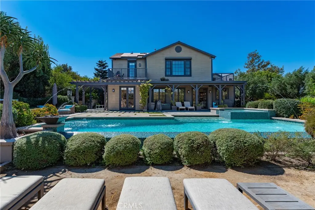 Single Family Residence for rent at 28850 Hampton Place, Malibu, CA featuring 4 beds and 4 baths