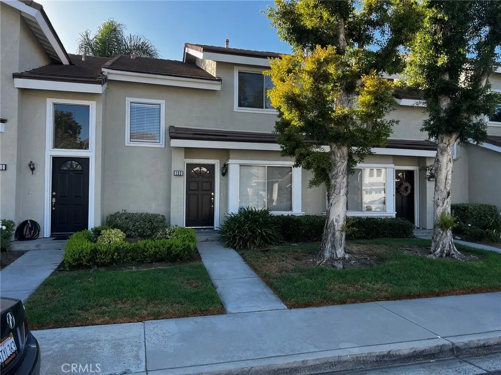 Condominium for rent at 123 Goldenrod 74, Irvine, CA featuring 2 beds and 3 baths