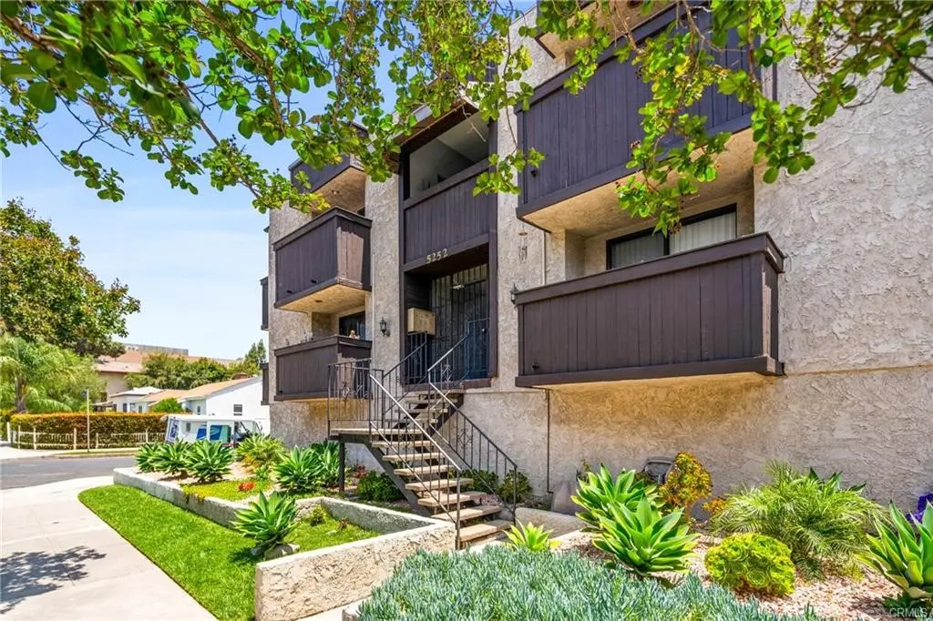 5252 Agnes 2, Valley Village, CA — listing photo 1