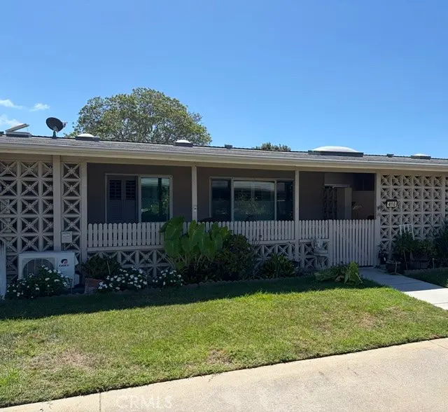1720 Interlachen Road 41-G, Seal Beach, CA — listing photo 1