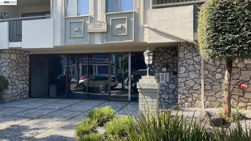 Condominium for sale at 303 Adams St 109, Oakland, CA featuring 2 beds and 2 baths