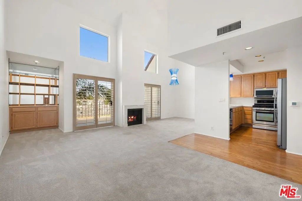 235 Main Street 223, Los Angeles, CA — listing photo 1