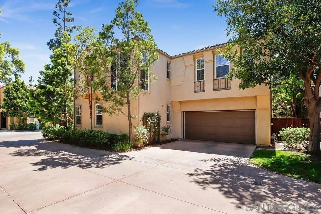 907 Mira Lago Way, San Marcos, CA — listing photo 1