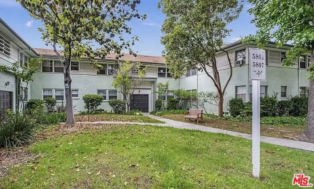 Condominium for sale at 5805 Bowcroft Street 4, Los Angeles, CA featuring 2 beds and 1 bath