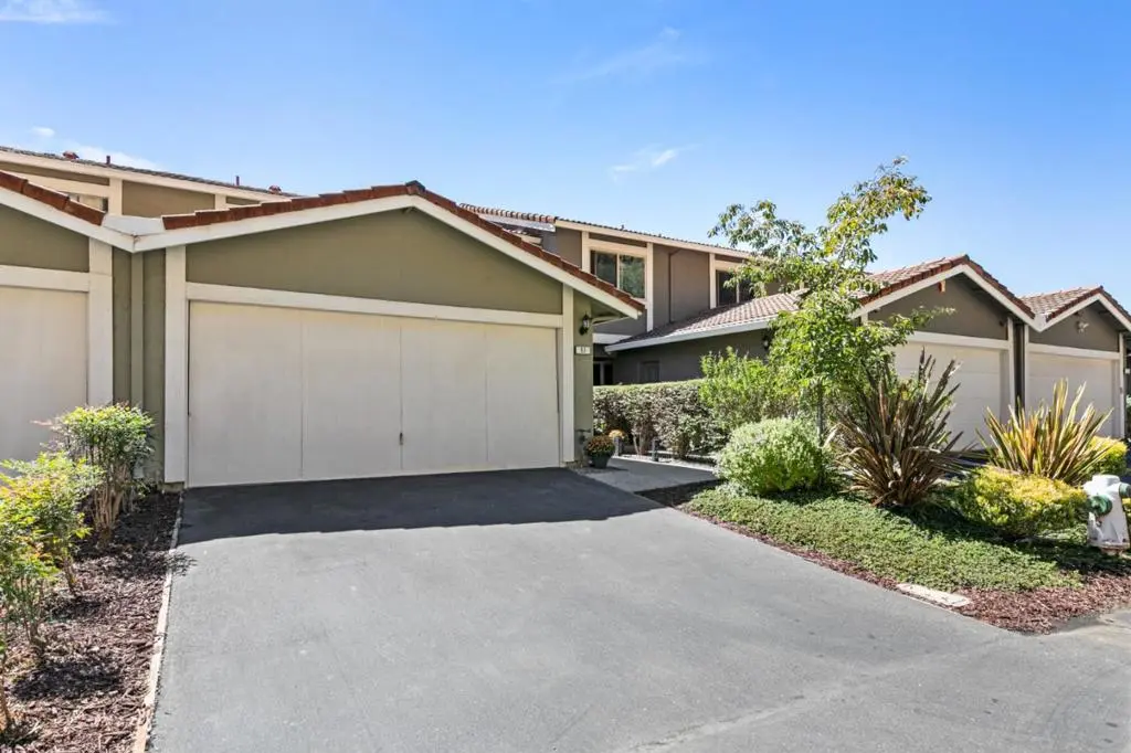 Townhouse for sale at 61 Thousand Oaks Street, Oakland, CA featuring 3 beds and 3 baths