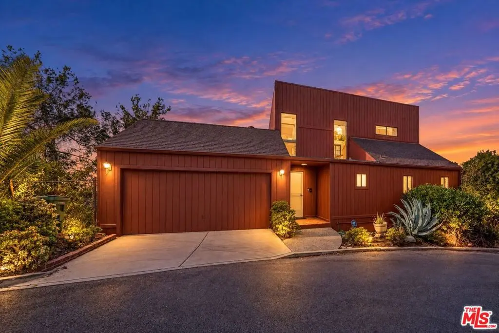 Single Family Residence for sale at 2541 Canyon Oak Drive, Los Angeles, CA featuring 3 beds and 3 baths