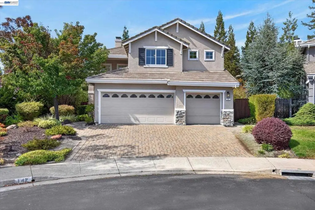 Single Family Residence for sale at 142 Blackstone Dr, Danville, CA featuring 5 beds and 3 baths