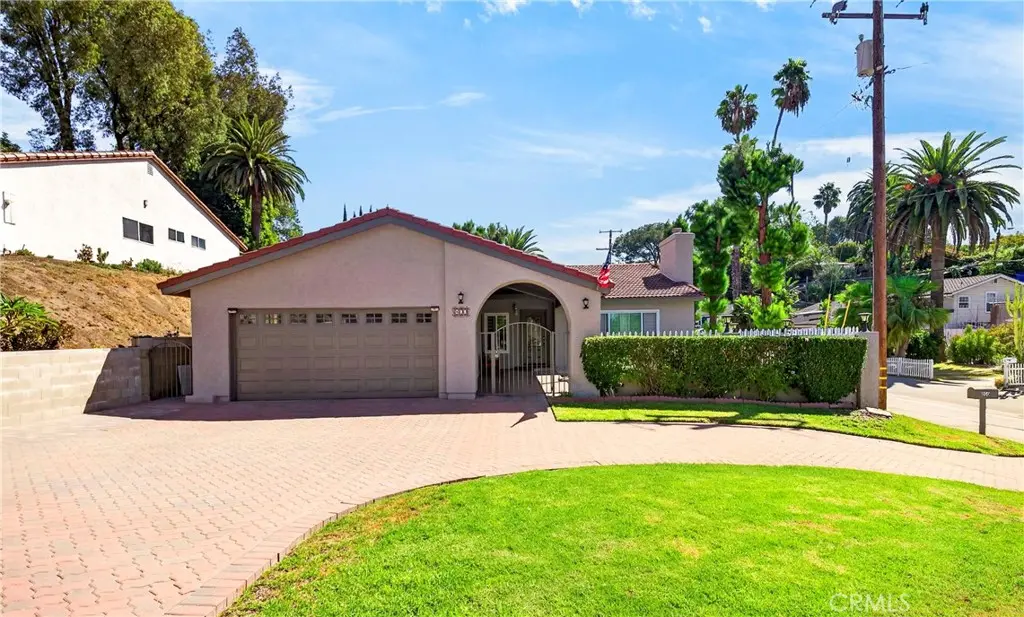 800 N Arroyo, Fullerton, CA — listing photo 1