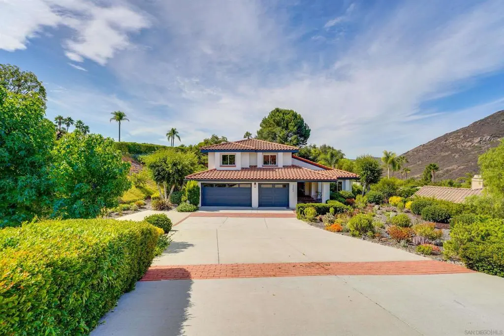 3302 Vista Rocosa, Escondido, CA — listing photo 1