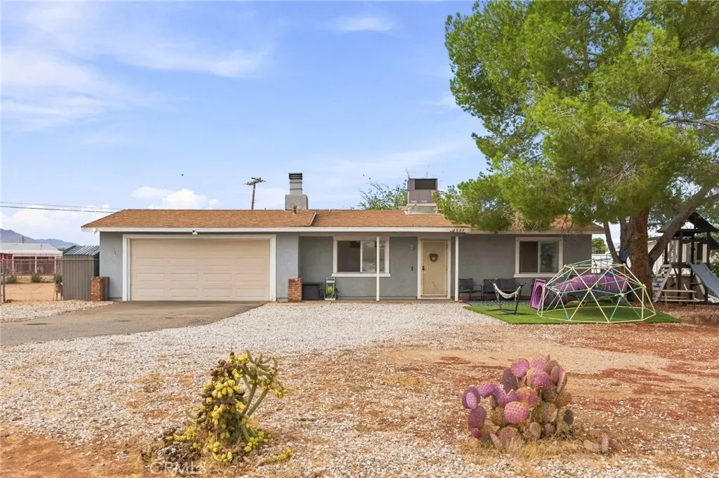 Single Family Residence for sale at 22889 Anoka, Apple Valley, CA featuring 2 beds and 1 bath