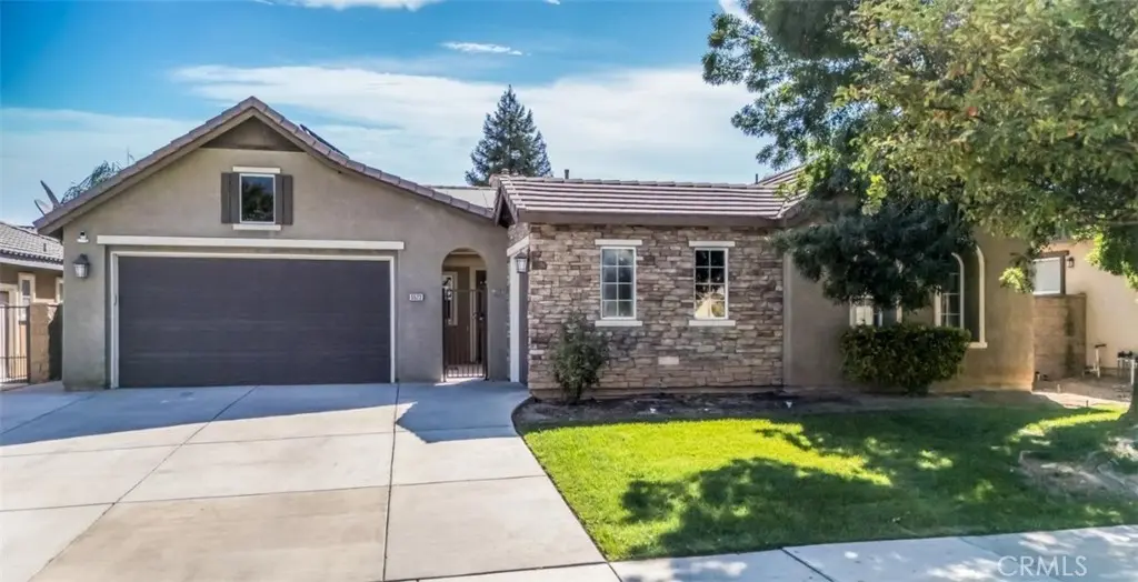 5523 Segovia, Bakersfield, CA — listing photo 1