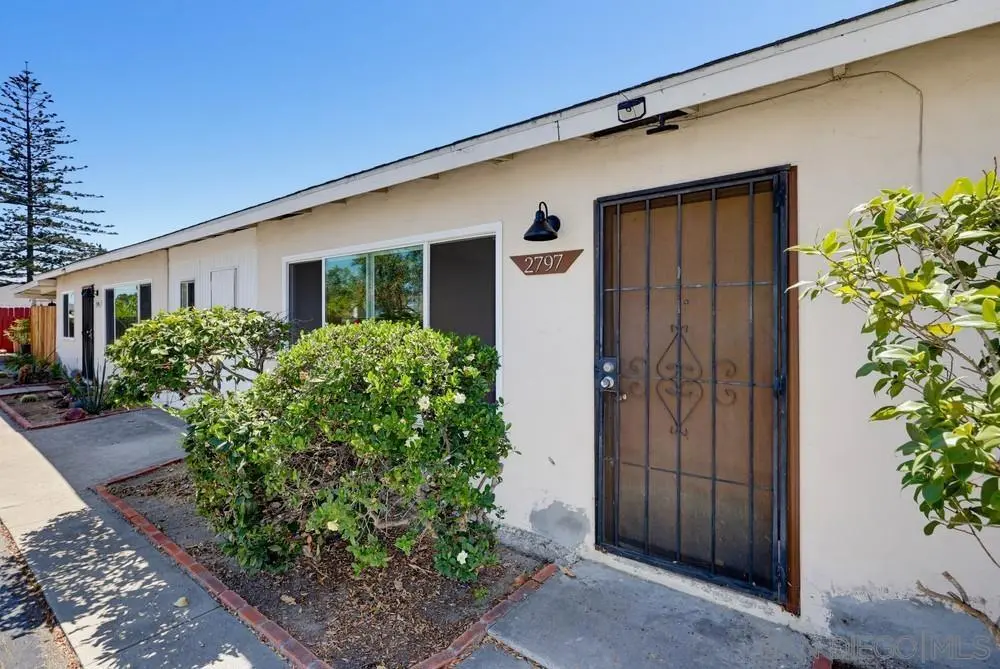 Single Family Residence for rent at 2805 Massachusetts Ave., Lemon Grove, CA featuring 2 beds and 1 bath