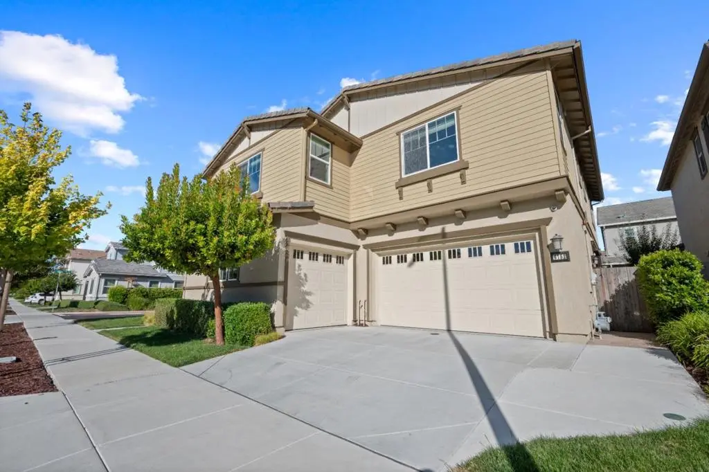 Single Family Residence for sale at 6752 Grasshopper Avenue, Newark, CA featuring 4 beds and 5 baths