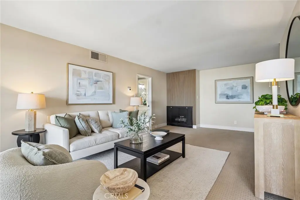 Condominium for sale at 277 Pleasant Street 206, Pasadena, CA featuring 1 bed and 2 baths