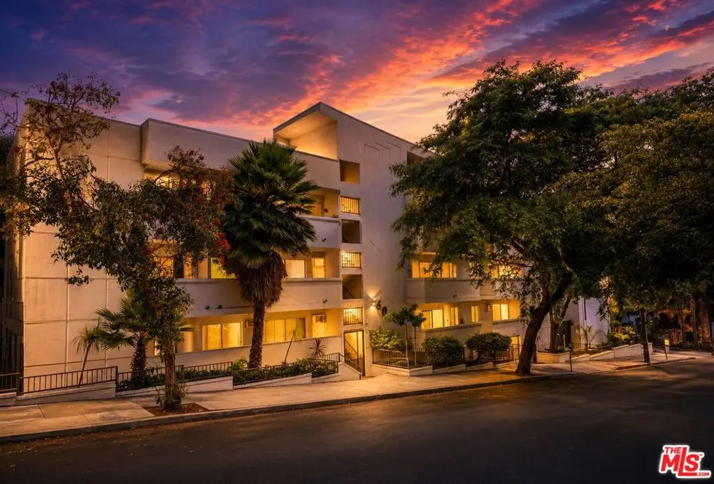 960 Larrabee Street 124, West Hollywood, CA — listing photo 1
