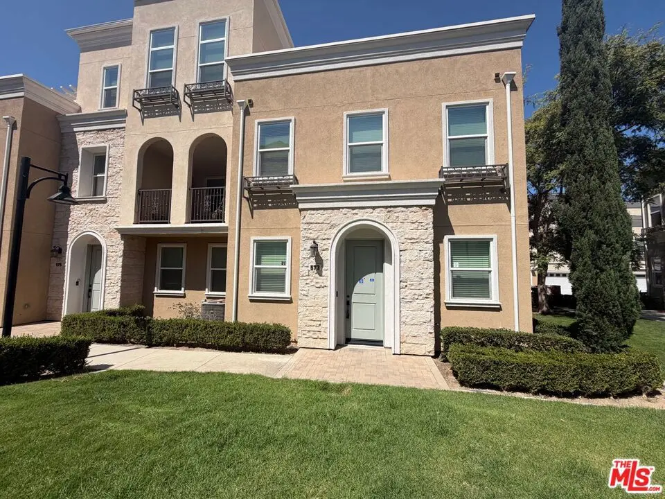 Townhouse for sale at 573 Winchester Drive, Oxnard, CA featuring 3 beds and 4 baths