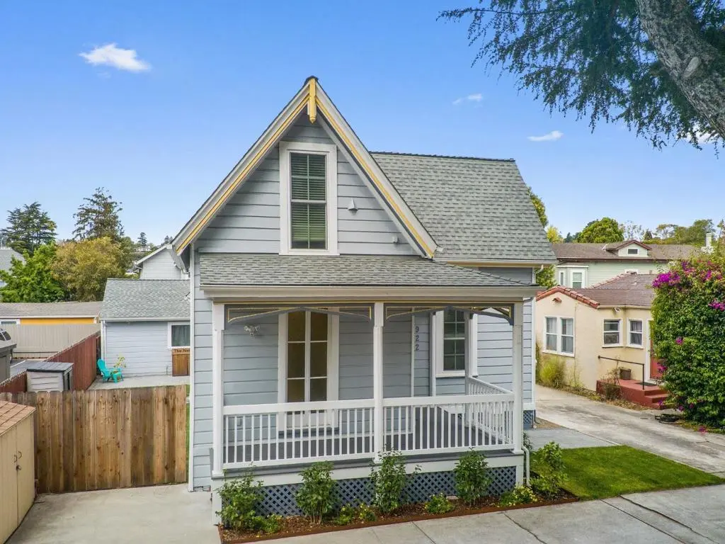Single Family Residence for sale at 922 Mission Street, Santa Cruz, CA featuring 3 beds and 2 baths